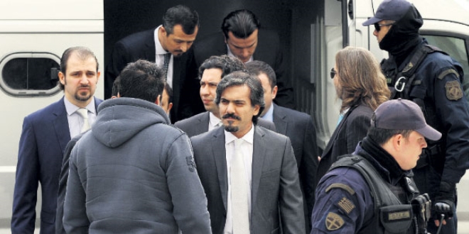 Yunanistan bir darbeciye daha iltica hakkı tanıdı