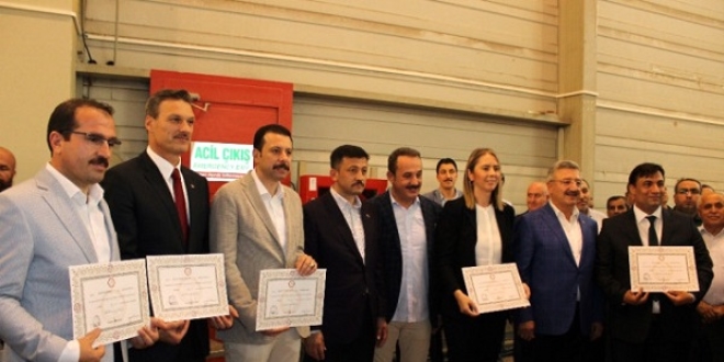 Vekil seçilen furbolcudan muhalefete gözdağı