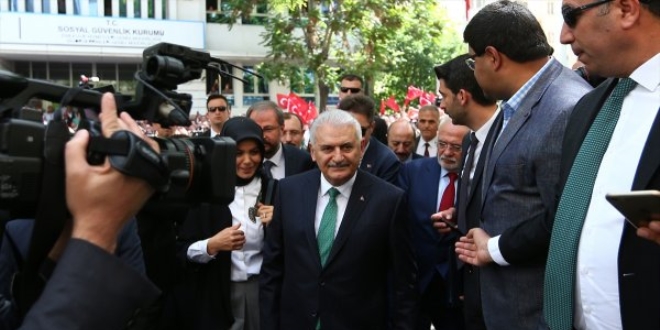 Son Başbakan Yıldırım'da YSK'ya veda ziyareti