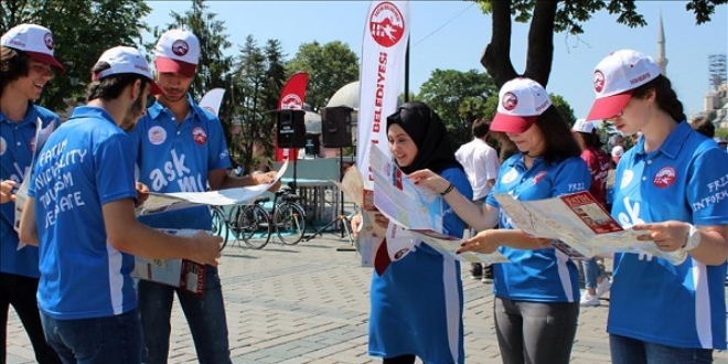 Gönüllü turizm elçileri Tarihi Yarımada'da görev başında