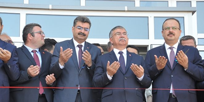 Bakan Yılmaz eğitim yatırımlarını anlattı