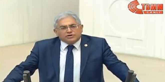 CHP'li milletvekili dördüncü denemede yemin edebildi