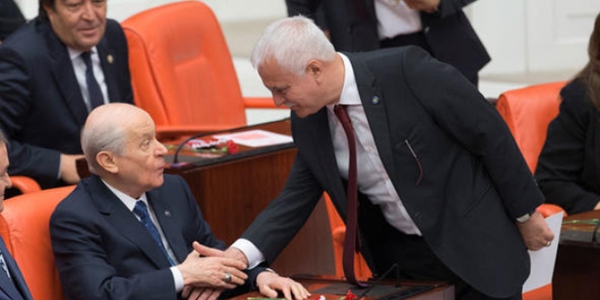 MHP sıralarında dikkat çeken an!