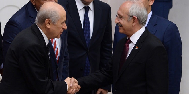 Kılıçdaroğlu ve Bahçeli TBMM'de sohbet etti