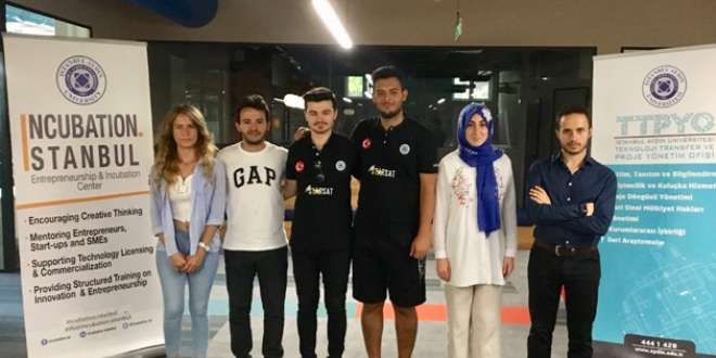 İAÜ öğrencileri Türkiye'yi uzaya taşıyor