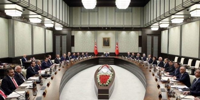 9 bini polis, 6 bini asker, toplamda 18 bin kişi ihraç edildi