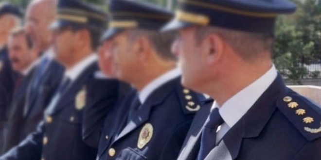 Emniyet'ten ihra� edilen 8 bin 998 personele ait liste