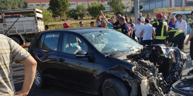 Manisa'da trafik kazası: 1 ölü, 6 yaralı