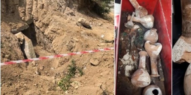 Yol çalışmasında bin 800 yıllık taş sandık mezar bulundu