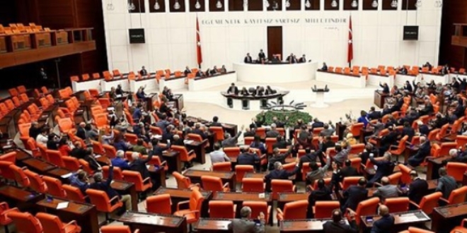 Kabine üyeleri Meclis'te yemin etti