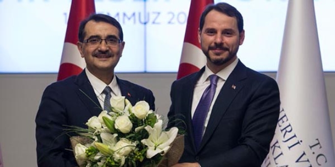 Dönmez, görevi Albayrak'tan devraldı