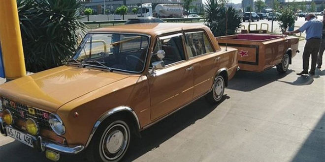 Oto tamircisi 1975 model aracı öyle bir hale getirdi ki!
