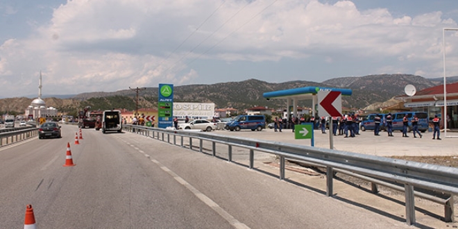 Köylülerden yolun bariyerle kapatılmasına tepki