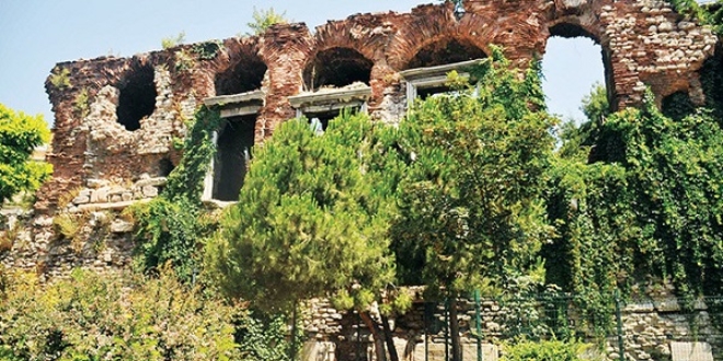 Bizans mirası köstebek yuvasına döndü