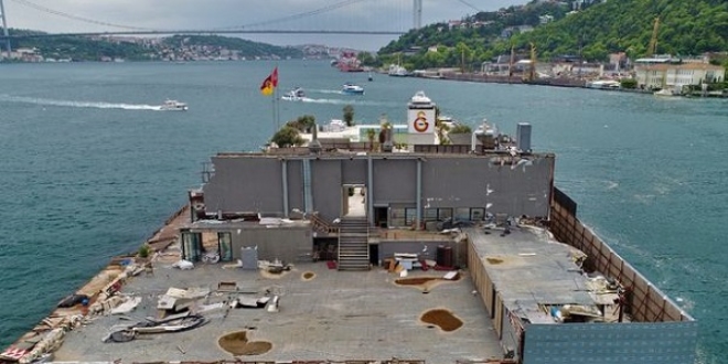 İstanbul Boğazı'ndaki Galatasaray Adası yıkılıyor!