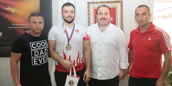 Sosyal medya sayesinde kariyeri değişti