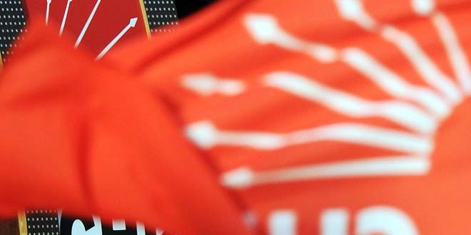 İzmir'de CHP Bornova ilçe yönetiminden 10 kişi istifa etti
