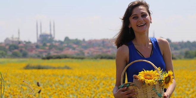 En g�zel kareyi yakalamak i�in birbirleriyle yar��t�lar