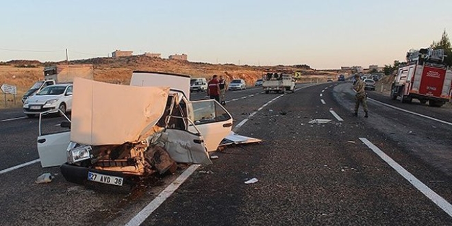 Gaziantep'te feci kaza: 1 ölü, 10 yaralı