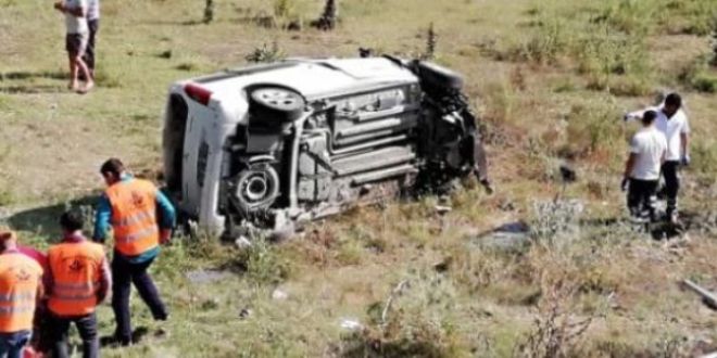 Çorum'da otomobil şarampole uçtu: 1 ölü, 2 yaralı