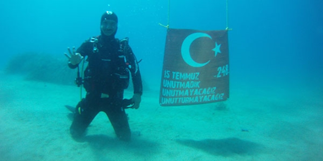 Rekortmenden 15 Temmuz şehitleri anısına dalış