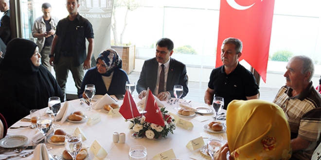 Şehit aileleri ve gaziler yemekte buluştu