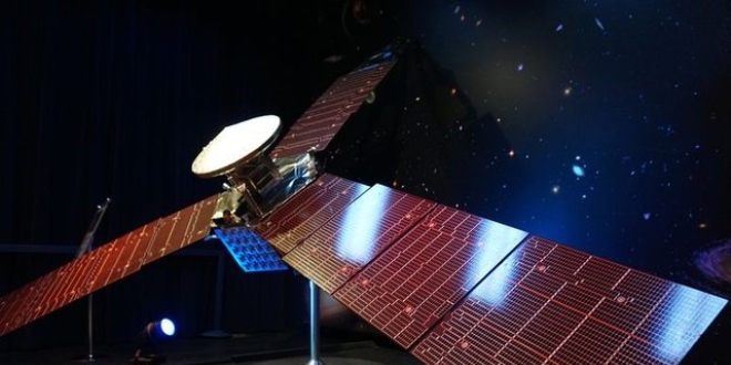 Juno, Jüpiter'in uydularından İo'da yanardağ olduğunu saptadı