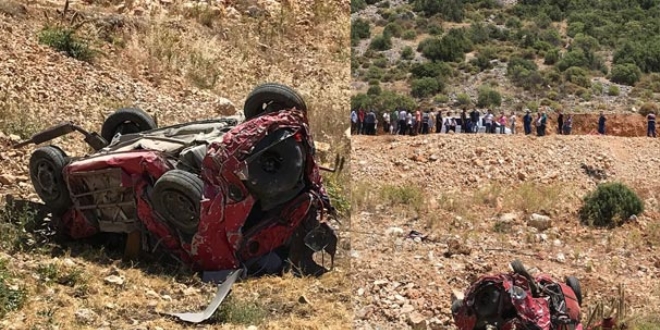 Düğün yolunda 3 kardeş uçuruma yuvarlanarak can verdi