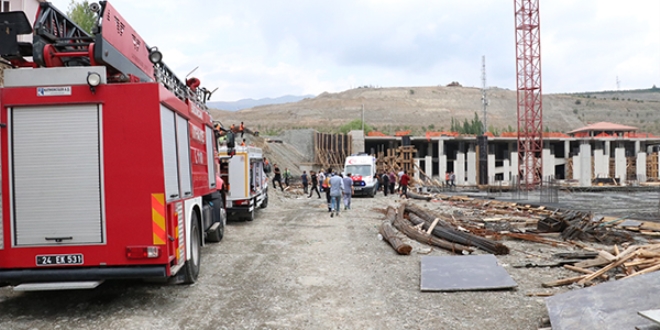 Erzincan'da hastane inaatnda kme: 8 yaral