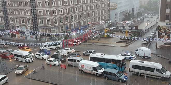 Meteorolojiden şiddetli sağanak yağmur uyarısı