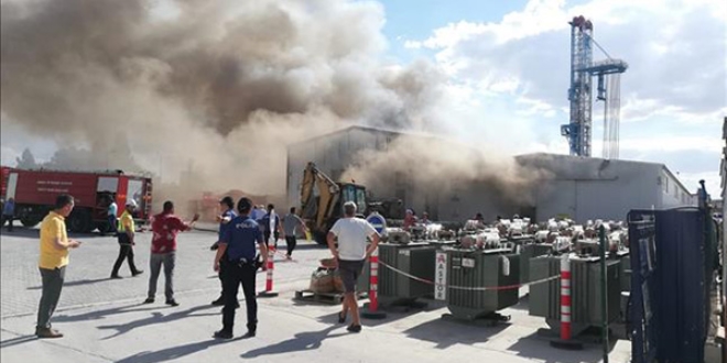 Başkent'te elektrik firmasında yangın