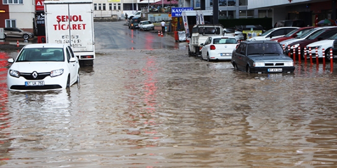 Trabzon'da a��r� ya��� r�garlar� ta��rd�
