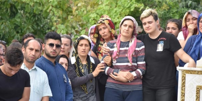 17 yaşındaki Beyza toprağa verildi