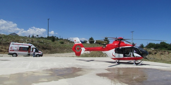 Samsun'da otomobil şarampole devrildi: 5'i çocuk 8 yaralı