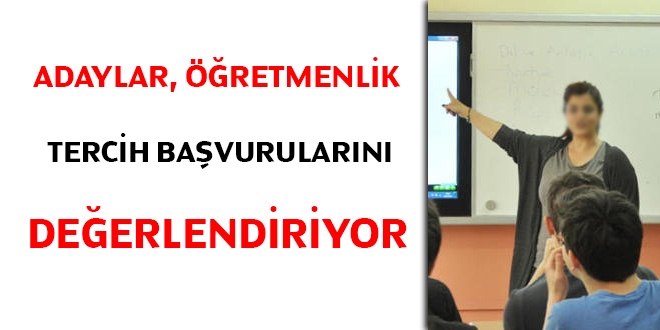 Adaylar, öğretmenlik tercih başvurularını değerlendiriyor