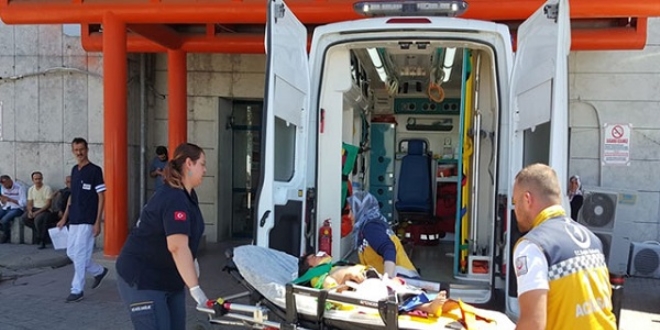 3'üncü kattan düşen çocuk yaralandı