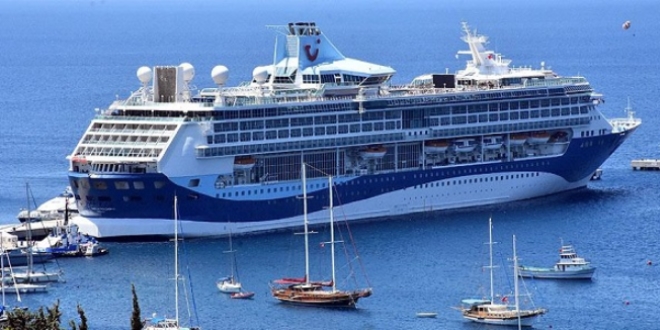 Bodrum'da kruvaziyer turizmi hareketlendi