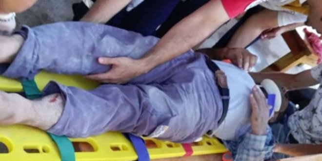 Adana'da inşaat iskelesi çöktü: 2 yaralı
