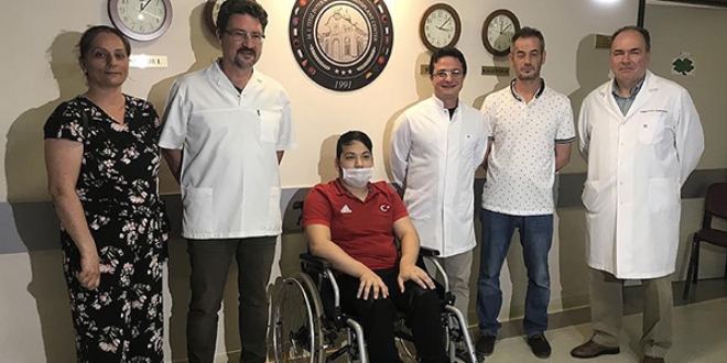 Engelli milli sporcu babas�n�n b�bre�iyle ya�ama tutundu