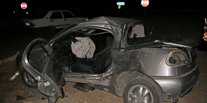 K�r�ehir'de trafik kazas�: 3'� a��r 4 yaral�