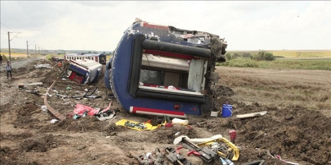 CHP'den �orlu'daki tren kazas�na ara�t�rma �nerisi