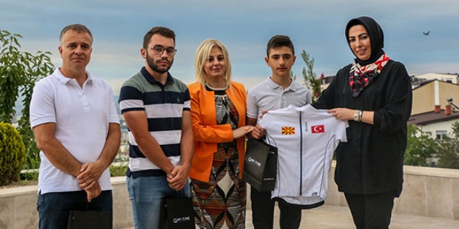 15 Temmuz için Üsküp'ten İstanbul'a pedal çevirdiler