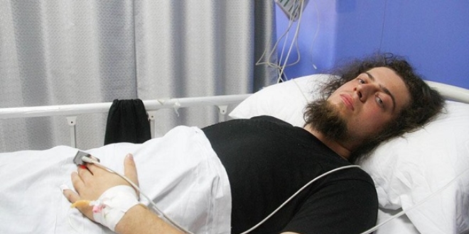Aref, kobrayı bakıma ihtiyacı olduğu için beslemiş