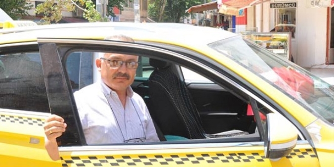 Evden kaçan 14 yaşındaki kızı taksici ailesine teslim etti