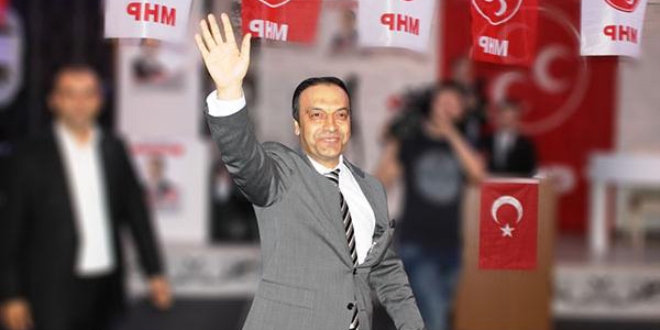 Seçmen rahat ulaşsın diye ofis açtı