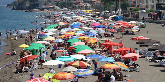 Akçakoca sahilleri güneyi aratmadı