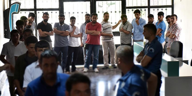 'Tekne battıktan sonra 8-9 saat denizde kaldık'