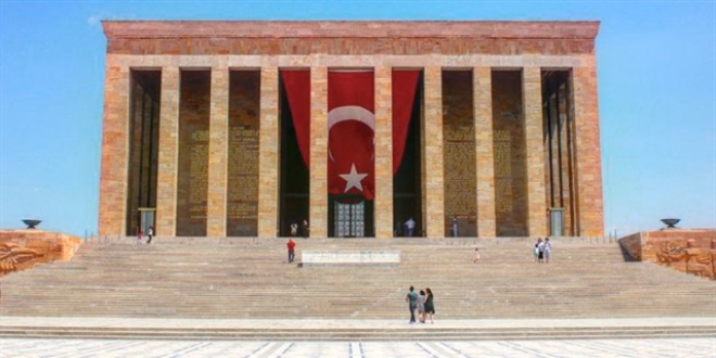 Atatürk'e hakaret eden kadın tutuklandı