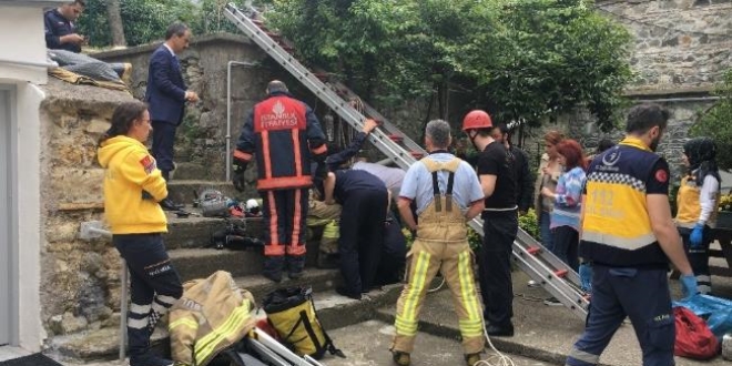 İtfaiye eri önce kurtardı, sonra güneşten korudu