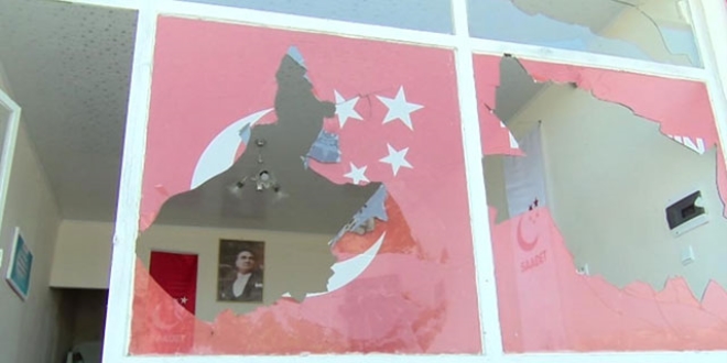 Saadet Partisi'nin camlar�n�n k�r�lmas� olay�nda yeni geli�me